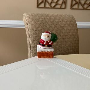 Santa Claus Down The Chimney Platter Decoration 🎅